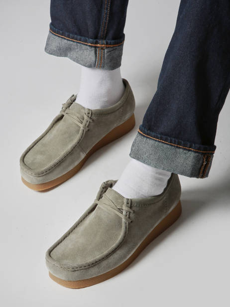 Mocassins Wallabee En Cuir Clarks Vert men 26183447 vue secondaire 1